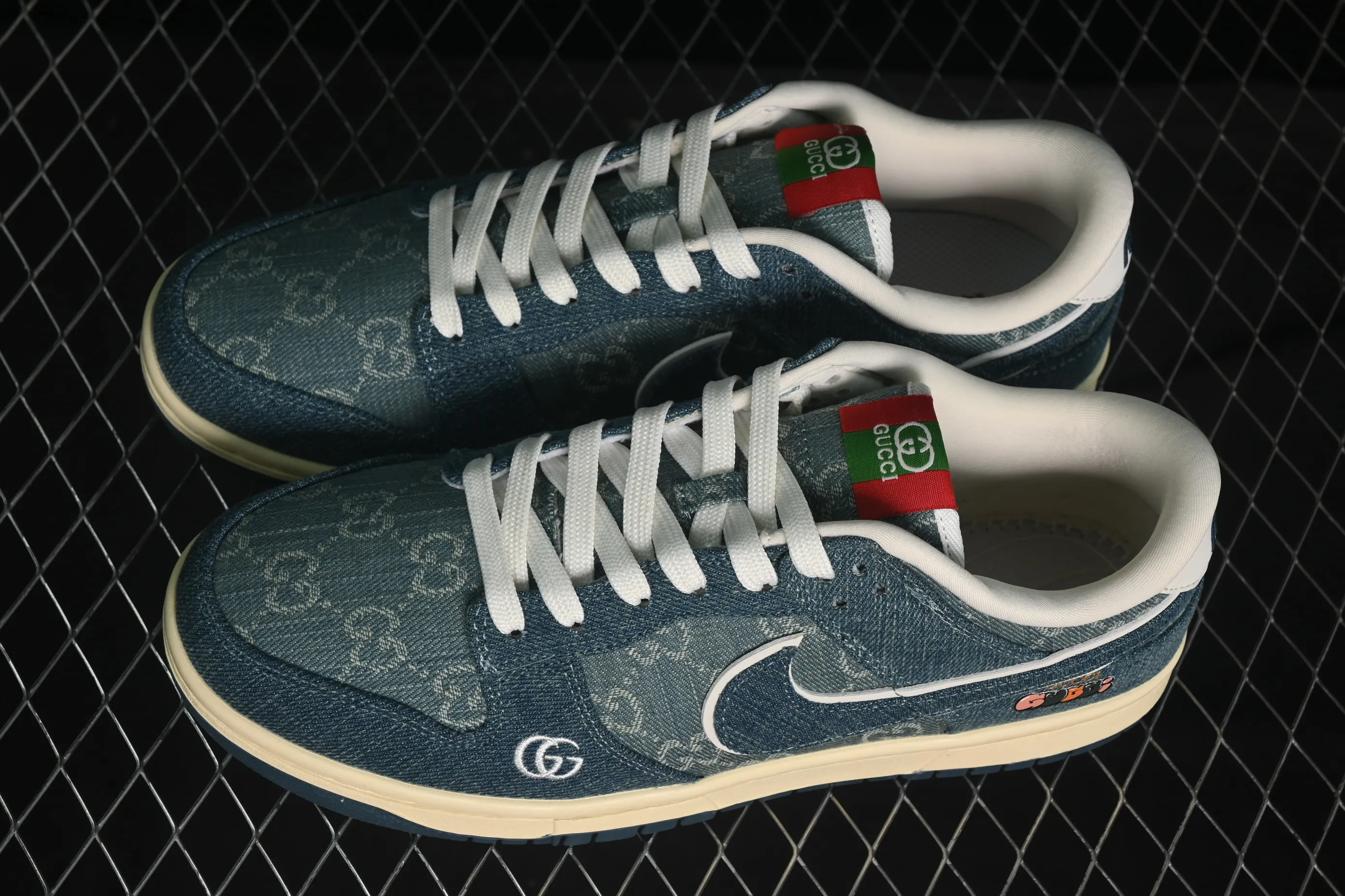 All categories Nk SB Dunk Series Nk SB Dunk Low High-end customized low-top sneakers Nike SB Dunk Low Gucci co-branded blue denim Anniversary high-end customized low-top casual sneakers SC0601-454